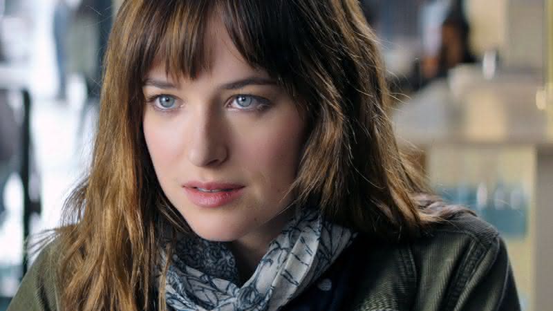 Dakota Johnson em Cinquenta Tons de Cinza - Divulgação/Universal Pictures