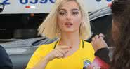 Bebe Rexha a caminho do Rock In Rio hoje (27) - (Foto: Fábio Moreno/Agnews)