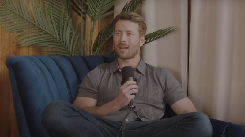 Glen Powell no podcast “Therapuss with Jake Shane” - Reprodução/YouTube