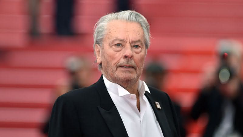 Alain Delon, ator que quis antecipar sua morte, reaparece após meses de reclusão - Stephane Cardinale - Corbis/Corbis via Getty Images