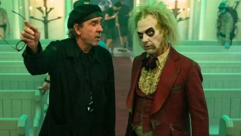 Tim Burton no set de "Os Fantasmas Ainda Se Divertem: Beetlejuice Beetlejuice" - Divulgação/Warner Bros.