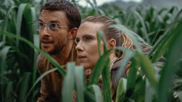 Jonathan Bailley e Scarlett Johansson em "Jurassic World: Rebirth" - Divulgação/Universal Pictures