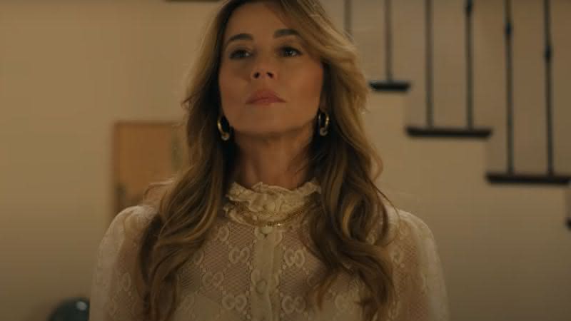 Linda Cardellini em "Quem Vê Casa..." - Divulgação/Netflix