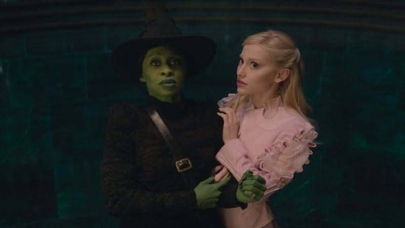 Mattel erra e coloca link para site adulto em caixas de bonecas infantis de Wicked - Divulgação/Universal Pictures