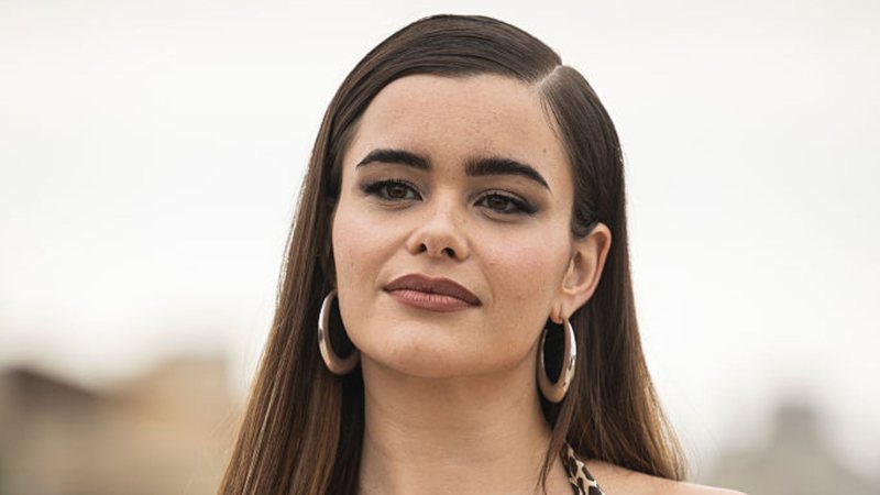 Em português, Barbie Ferreira convida fãs brasileiros para assistirem ao seu novo filme - Divulgação/Cesc Maymo/Getty Images