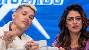 José Loreto e Carol Castro são comentaristas de esporte rivais no teaser de Jogo Cruzado - Divulgação/Disney+