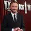 Tom Felton comenta polêmica envolvendo J.K. Rowling em retorno a Harry Potter