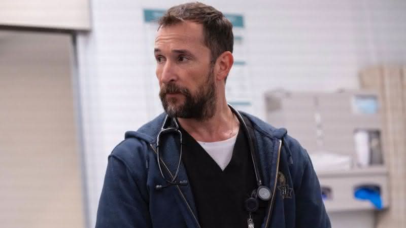 Noah Wyle, de The Pitt, é surpreendido com estrela na Calçada da Fama de Hollywood - Divulgação/Max