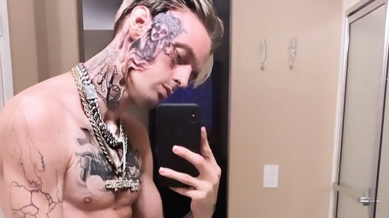 Aaron Carter tatuou Rihanna no rosto - Reprodução/Instagram