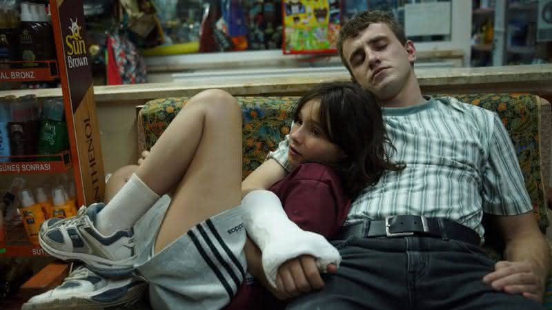 “Aftersun” busca em memórias afetivas a compreensão da relação entre pai e filha - Divulgação/A24