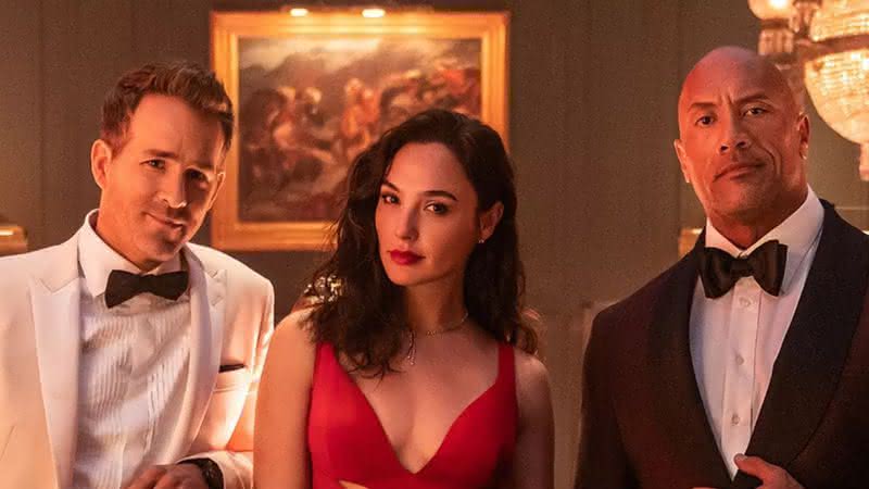 Ryan Reynolds, Gal Gadot e Dwayne Johnson são os protagonistas "Alerta Vermelho" - (Divulgação/Netflix)