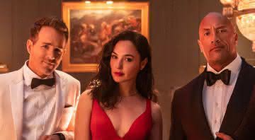 Ryan Reynolds, Gal Gadot e Dwayne Johnson são os protagonistas "Alerta Vermelho" - (Divulgação/Netflix)