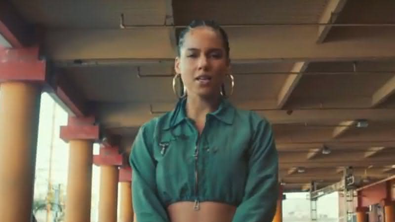 Alicia Keys em seu novo clipe, Underdog - YouTube