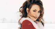 Mariah Carey no clipe de All I Want For Christmas Is You - YouTube