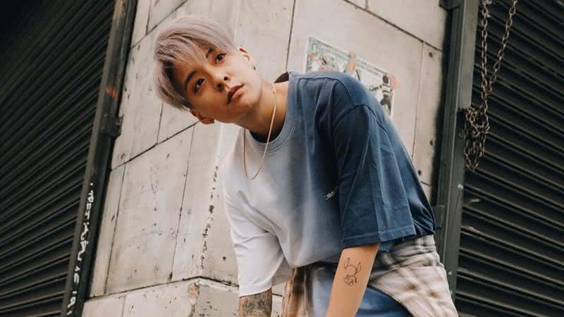 Amber Liu: cantora foi acusada de racismo após comentar vídeo em que homem negro é preso por comer sanduíche no metrô - Instagram