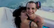 Amy Winehouse e Blake Fielder-Civil em passeio de barco - Youtube