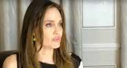 Angelina Jolie em entrevista - Reprodução/YouTube