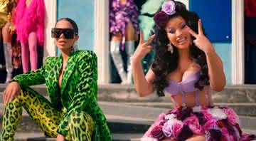 Cena do clipe Me Gusta, parceria de Anitta com Cardi B e Myke Towers - Reprodução/YouTube