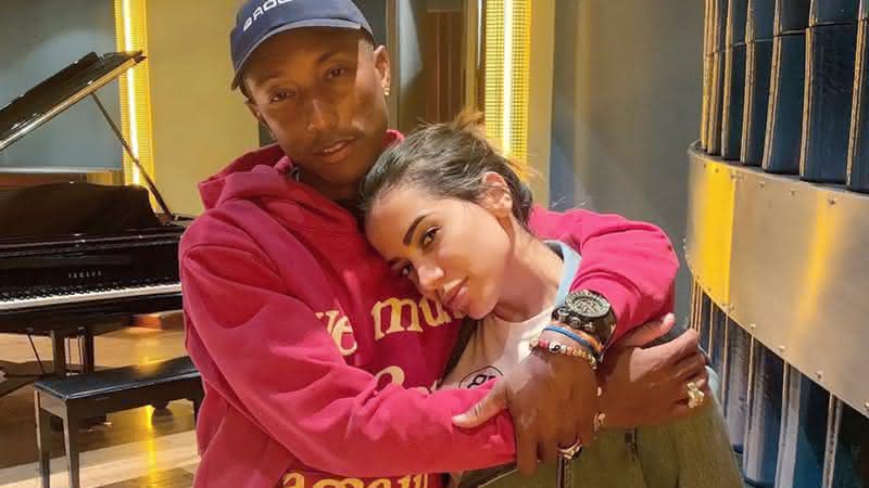 Anitta ao lado do rapper Pharrell WIlliams - Instagram