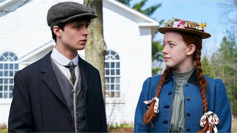 Anne e Gilbert em cena de Anne With an E - Netflix