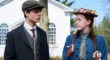 Anne e Gilbert em cena de Anne With an E - Netflix