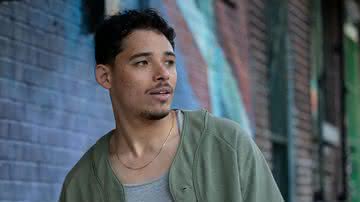 Anthony Ramos no filme "Em um Bairro de Nova York" - Divulgação/Warner Bros.