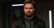 Stephen Amell como Arqueiro Verde em Arrow - Reprodução/CW