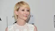 Atriz Anne Heche ficou presa no incêndio por 45 minutos após acidente de carro - Divulgação/Getty Images: Mike Coppola