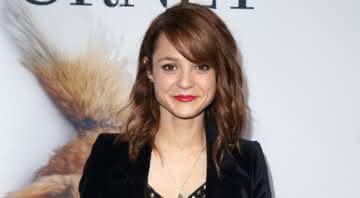 Atriz de "Skins" agradece a fã anônima por presente "da sorte" antes de cirurgia - Getty Images /   JC Olivera