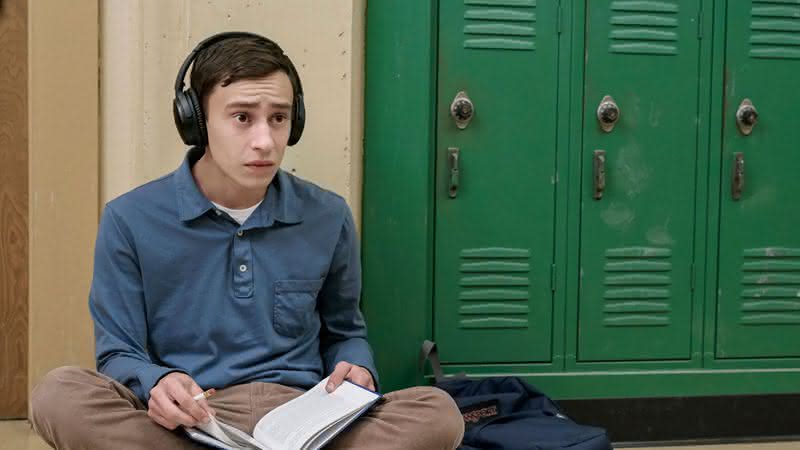 Keir Gilchrist interpretando Sam na primeira temporada de Atypical - Divulgação/Netflix