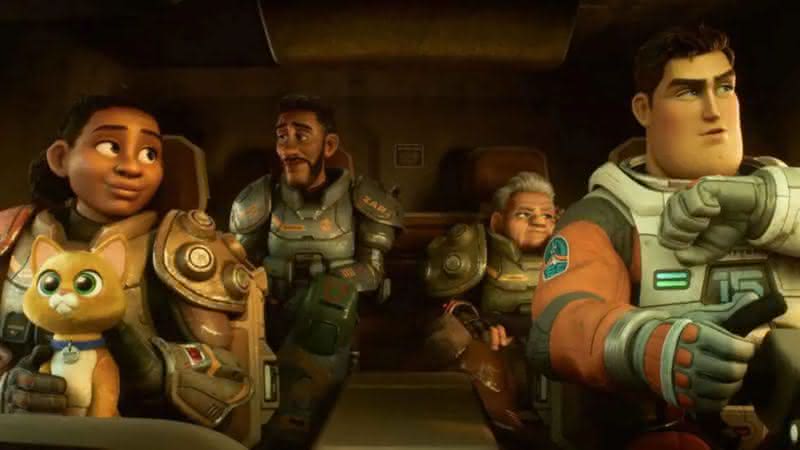 Beijo entre mulheres faz 14 países proibirem "Lightyear", entre eles, o Catar, sede da próxima Copa do Mundo - Divulgação/Disney/Pixar
