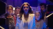 Bruna Marquezine encontra Susan Sarandon em nova imagem de "Besouro Azul" - Divulgação/Warner Bros. Pictures