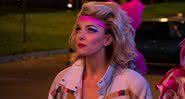 Betty Gilpin em Glow - Netflix