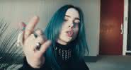 Billie Eilish no clipe de Bad Guy - YouTube