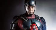 Brandon Routh como Eléktron em pôster de Legends of Tomorrow - Divulgação/CW