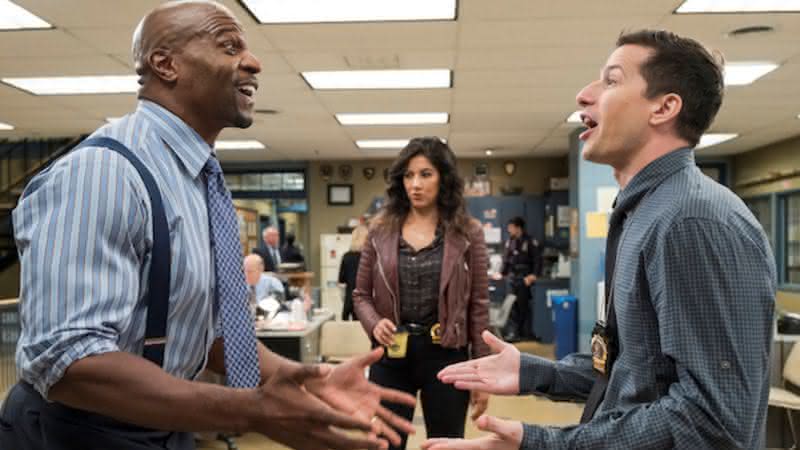 Terry Crew e Andy Samberg em cena de Brooklyn Nine-Nine - Divulgação /NBC