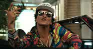 Bruno Mars no clipe de 24K Magic - YouTube