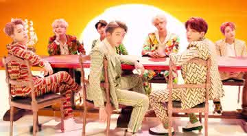 BTS no clipe de Idol - YouTube