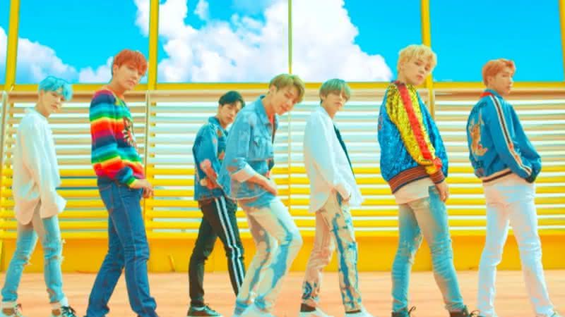 BTS no clipe da música DNA - YouTube