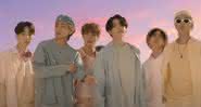 BTS em cena do clipe Dynamite, lançado nesta sexta-feira (21) - Reprodução/YouTube