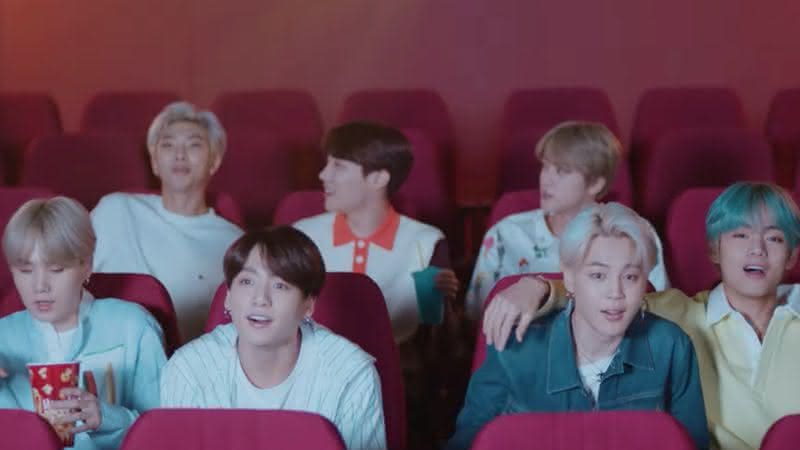 BTS no clipe de Lights - YouTube