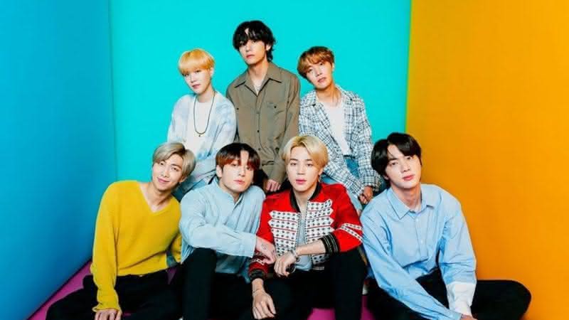 BTS em foto para o iHeartRadio - Reprodução/iHeartRadio