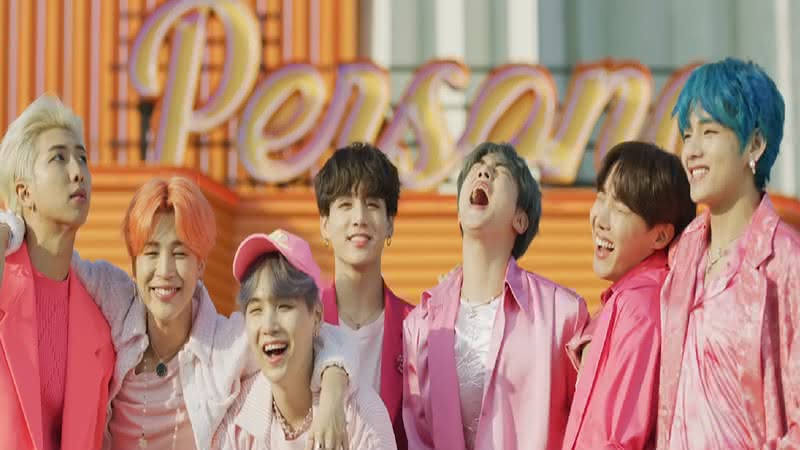 BTS em clipe de 'Boy With Luv'. Reprodução/YouTube