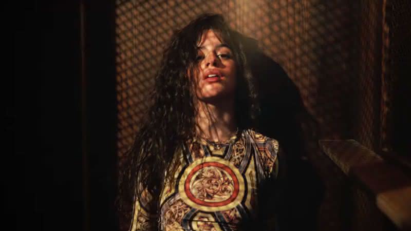 Camila Cabello no clipe de Shameless - YouTube