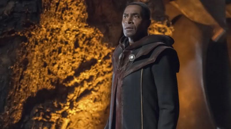 Carl Lumbly em Supergirl - Reprodução/CW