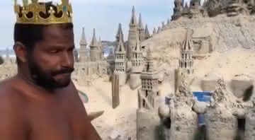 Márcio e seu castelo de areia na Barra da Tijuca, no Rio de Janeiro - Instagram