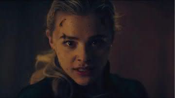Chloë Grace Moretz revela ter vontade de interpretar uma vilã na Marvel ou na DC - Reprodução: Amazon Studios