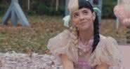 Melanie Martinez em Class Fight - YouTube