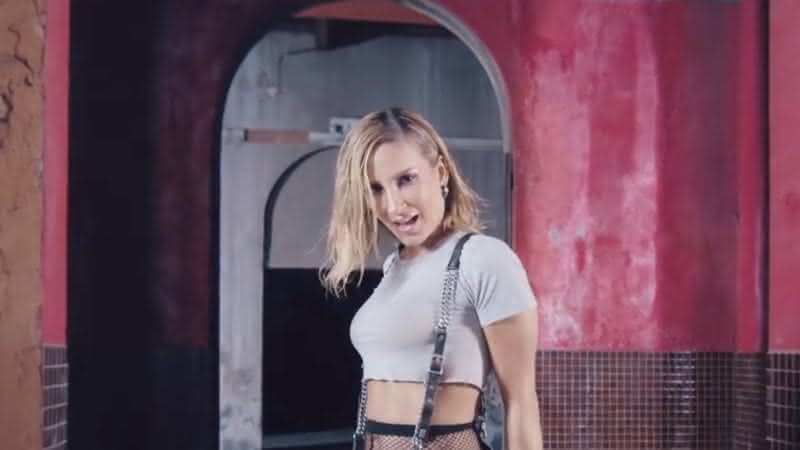 Claudia Leitte anuncia novos trabalhos - YouTube