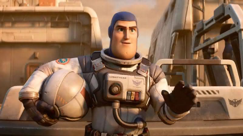 Após uma série de polêmicas e fraco desempenho nas bilheterias, a estreia de Lightyear no Disney+ está próxima de acontecer. Confira! - Créditos: Reprodução/Pixar